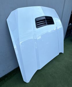 24-26 Mustang GT Hood w/ Vent Scoop OEM PR3Z-16612-B White 