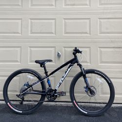 Specialized Hardrock Sport Disc – 13” Frame – 26” Wheels – 21-Speed – Disc Brakes Bike Bicycle