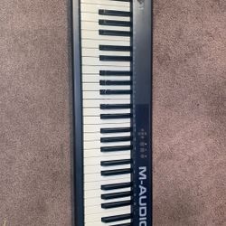 M-Audio Keystation 61 MIDI Keyboard – Works Great