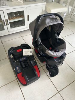 Carseat BRITAX tiene dis bases para dos carros EXCELENTE CONDICION COMO NUEVO