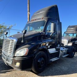 2014 Freightliner Cascadia’s Single Axle