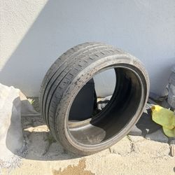 255/35/ZR19 Michellin Tire (single)