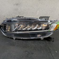 2018-2019-2020 HONDA ACCORD LEFT HEADLIGHT OEM USED #9961