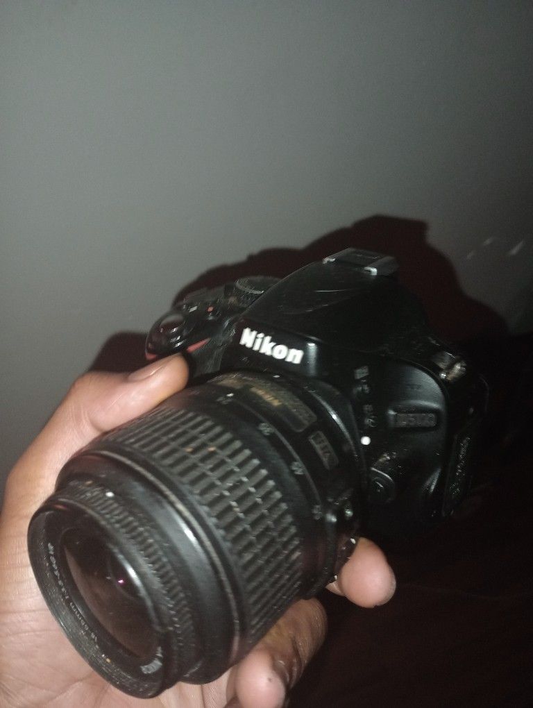Nikon D5100 (shutter Release Needs Fix) 