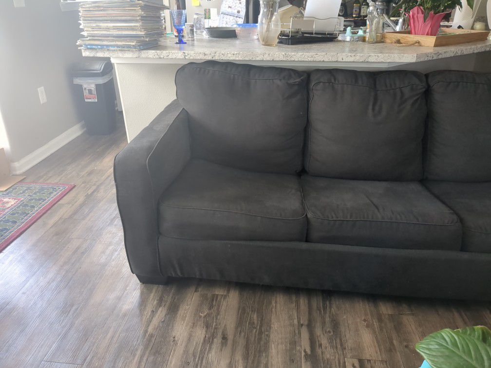Great Pull-out Couch - Slightly Used 