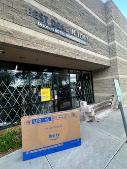 HUGE TV SALE  55" Insignia 4K LED HDR Smart NS-55F501NA26