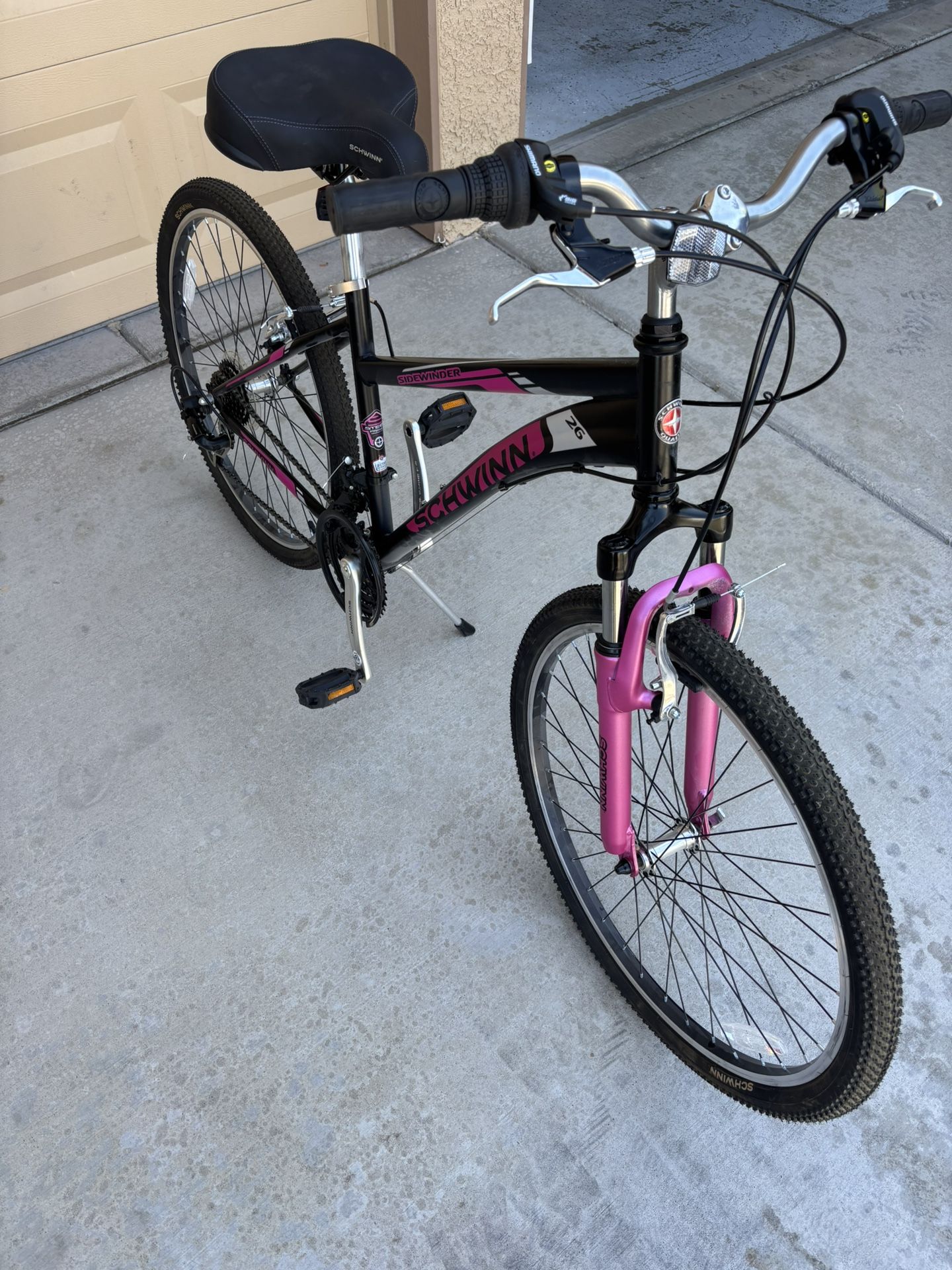 Schwinn 26” Women’s Mountain Bike