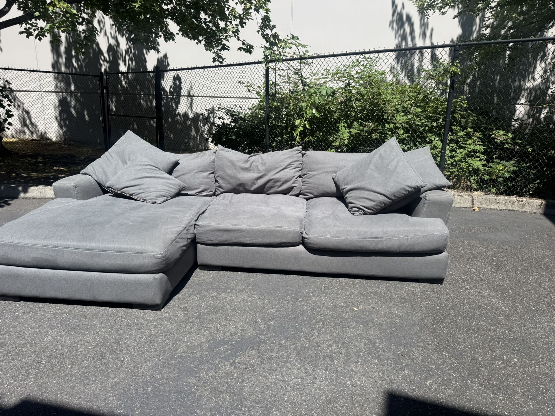 Sectional Couch Sofa (Free Delivery)🚚
