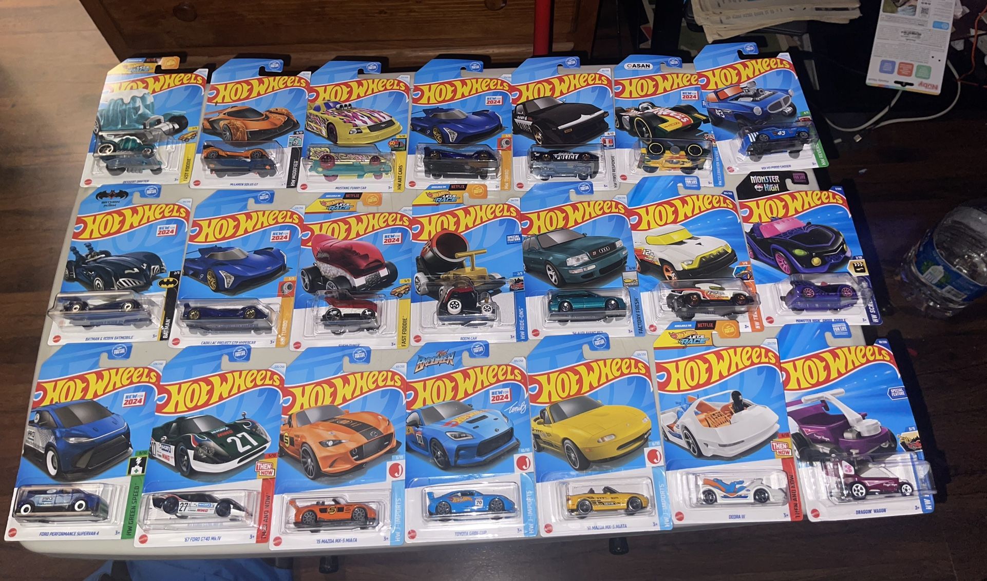HOT WHEELS