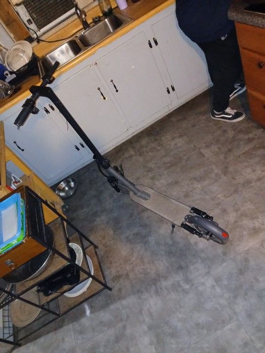 VOLPAM ELECTRIC SCOOTER 