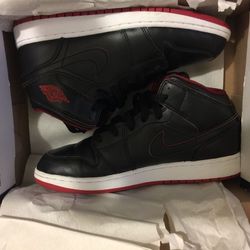 Retro 1s size 7 new with OG box $90