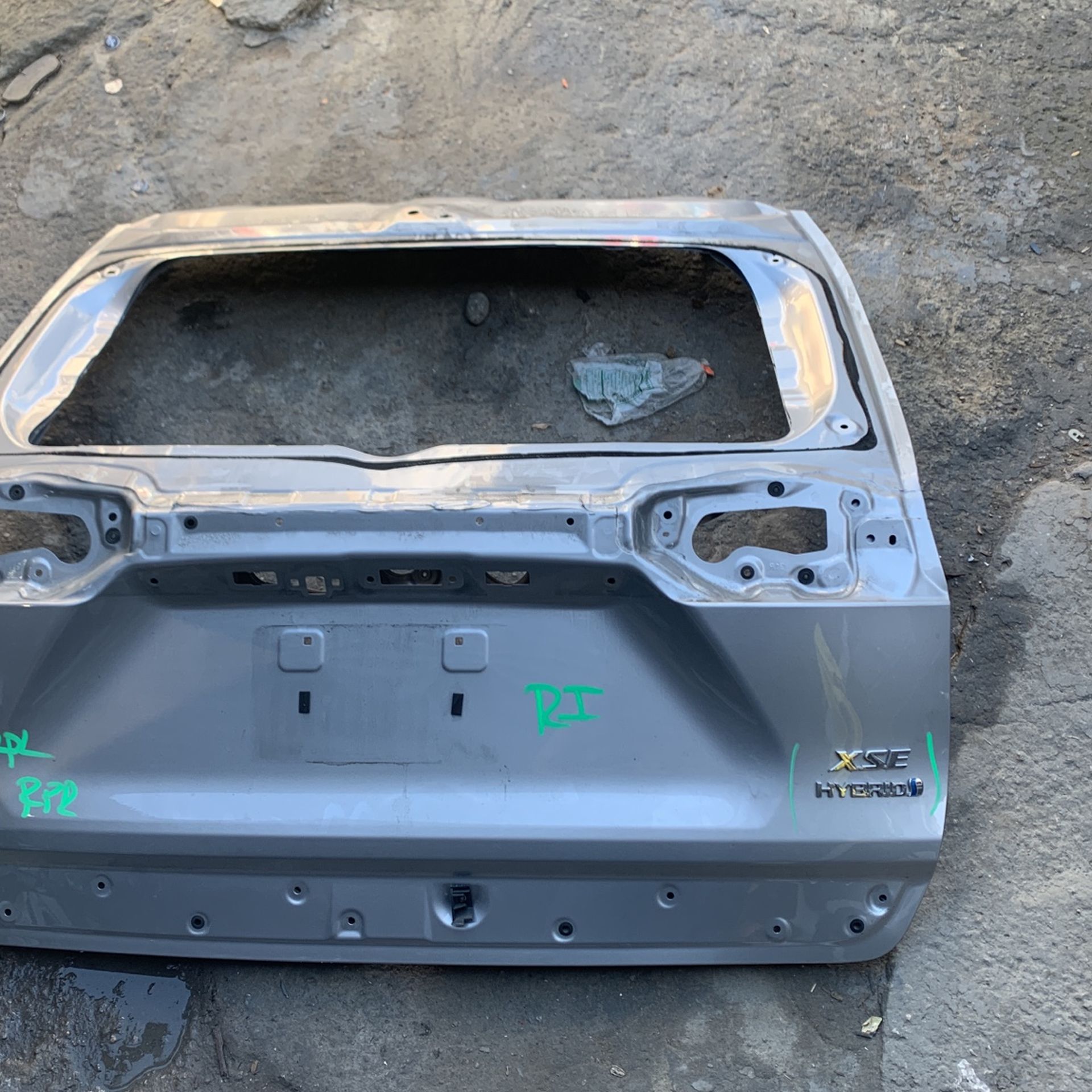 020 021 Totyota RAV4 Play Back door