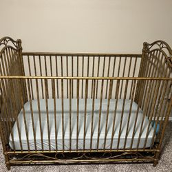 3 In 1 Convertible Baby Crib