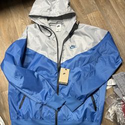 Nike Sweater Size Medium 