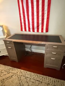Free Desk