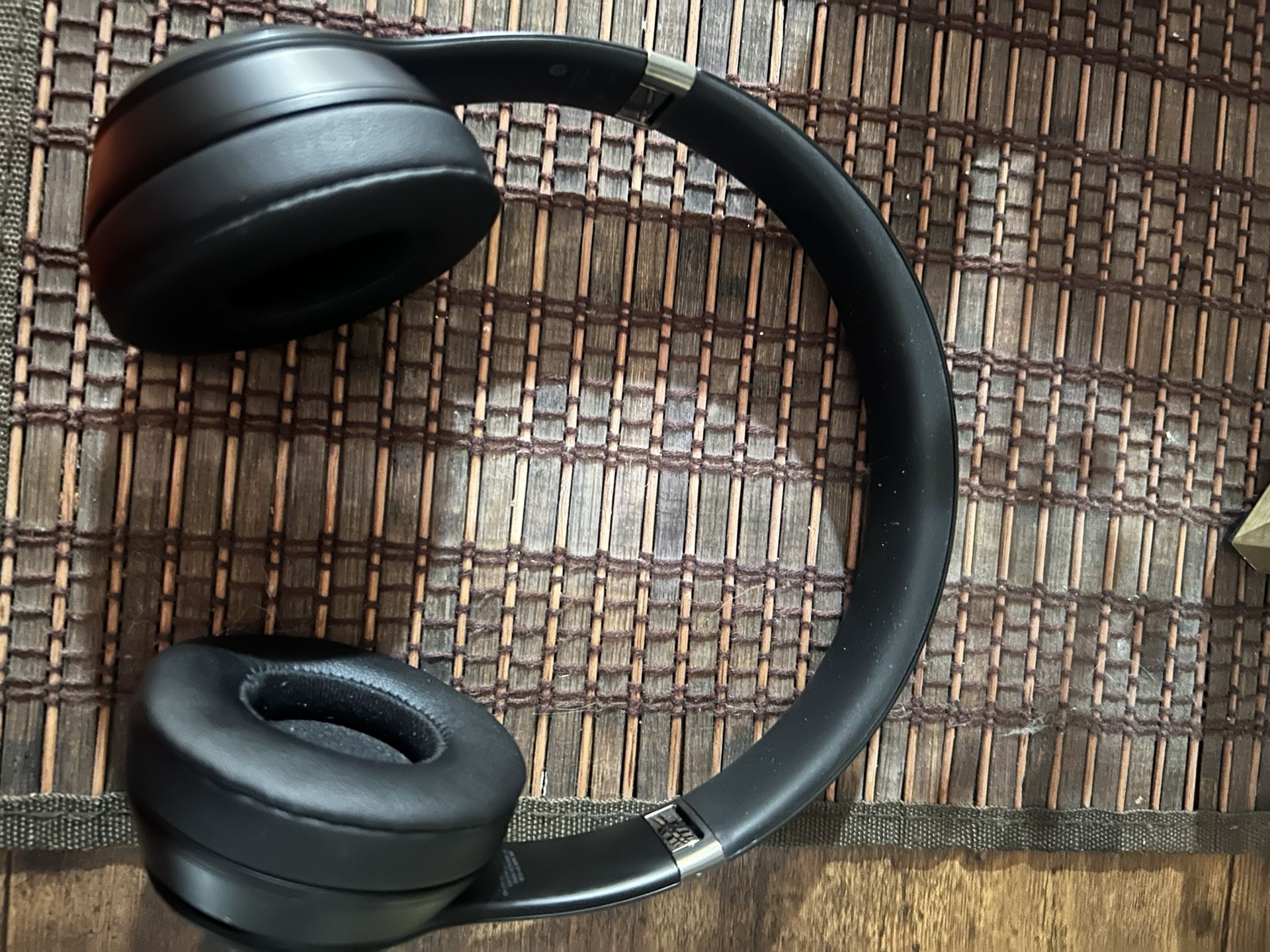 Selling my old beats solo 4