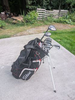 Left handed golf clubs with bag