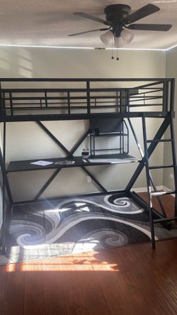 Loft bed with desk (Full)