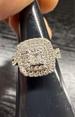 White gold diamond ring