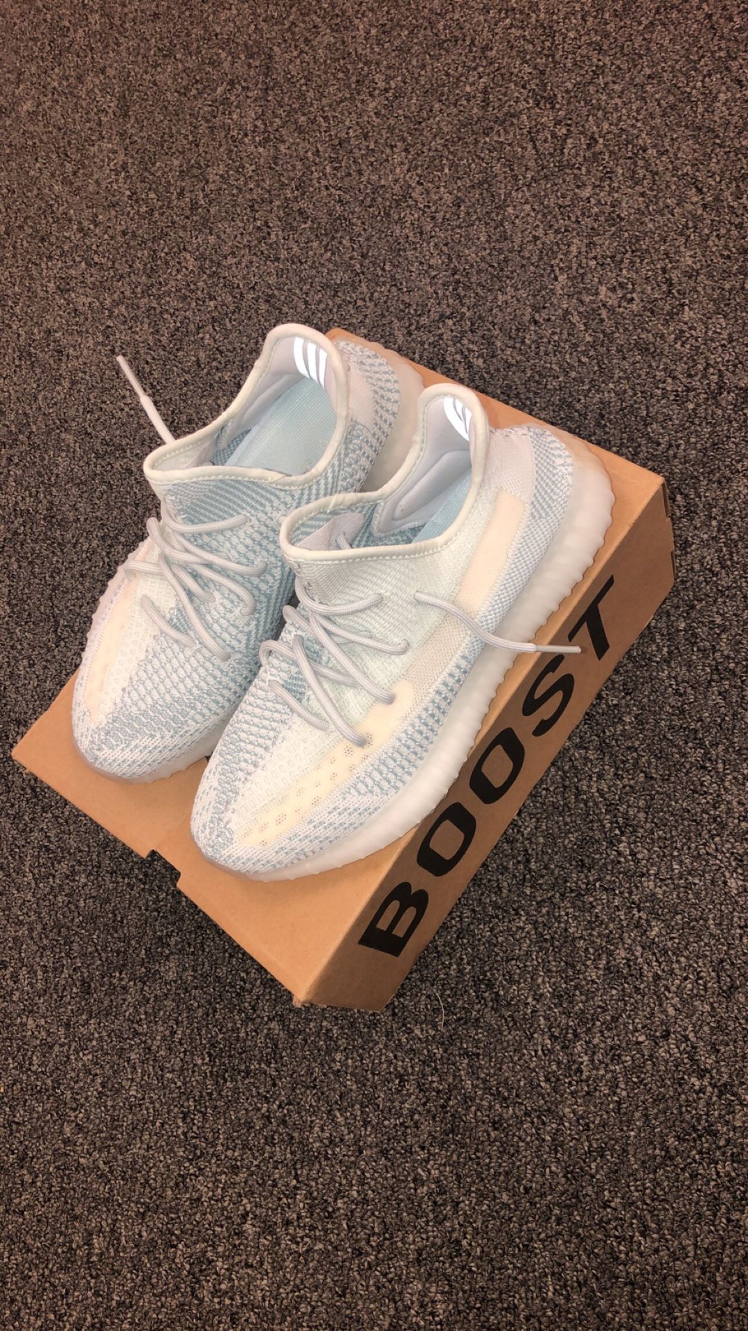 Yeezy boost 350 v2 “Cloud white”