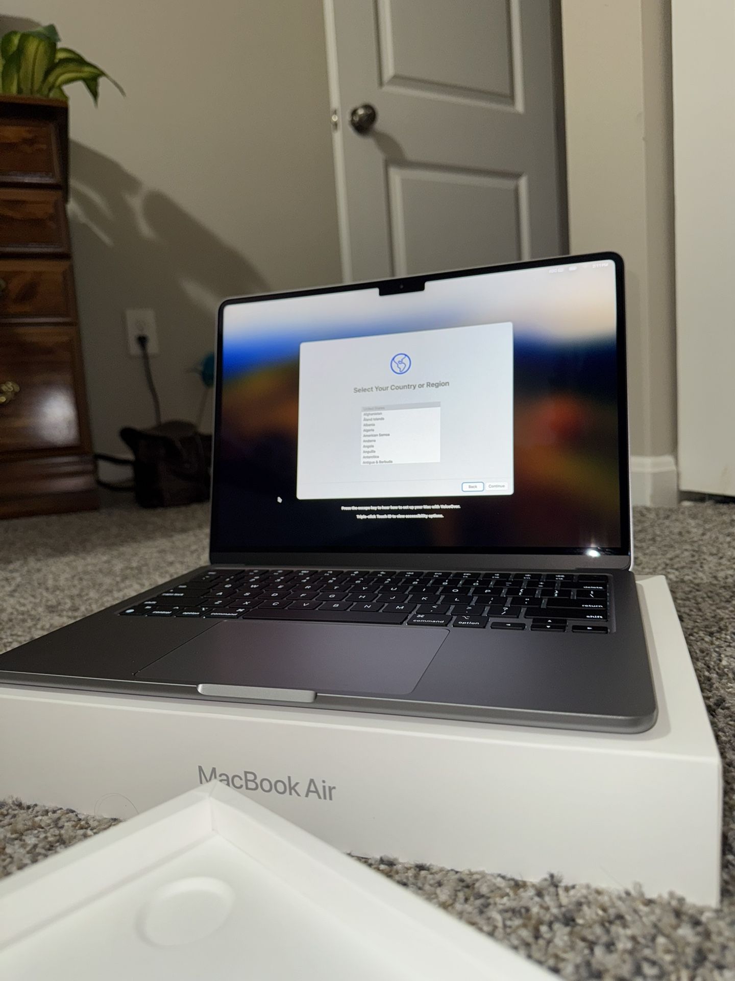 13 Inch MacBook Air (M2 Chip)