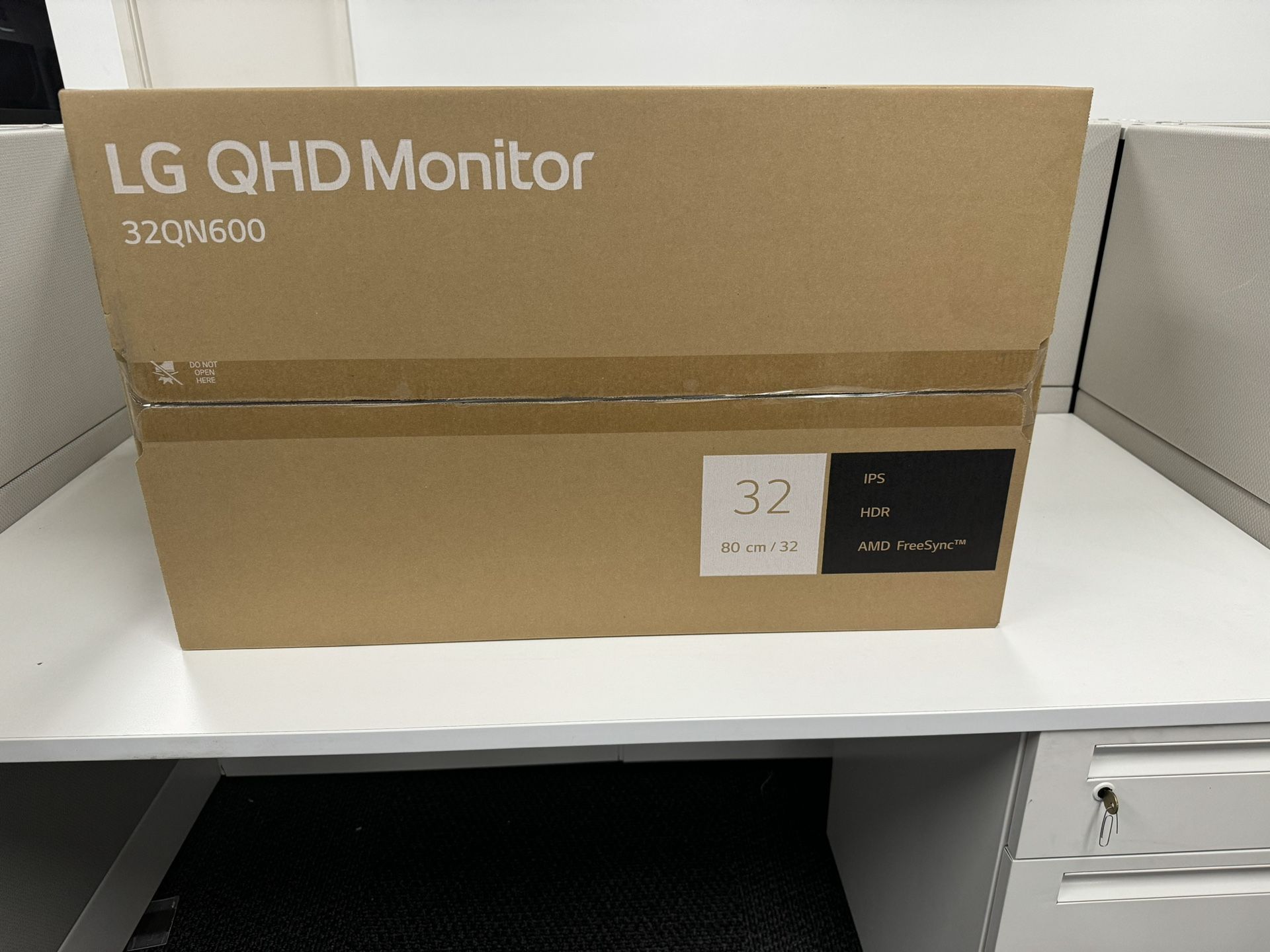 LG Monitor 32” QHD IPS HDR AMD FreeSync 