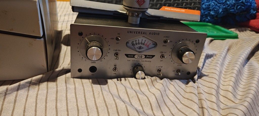 Universal Audio 710 + Nuemman TL102