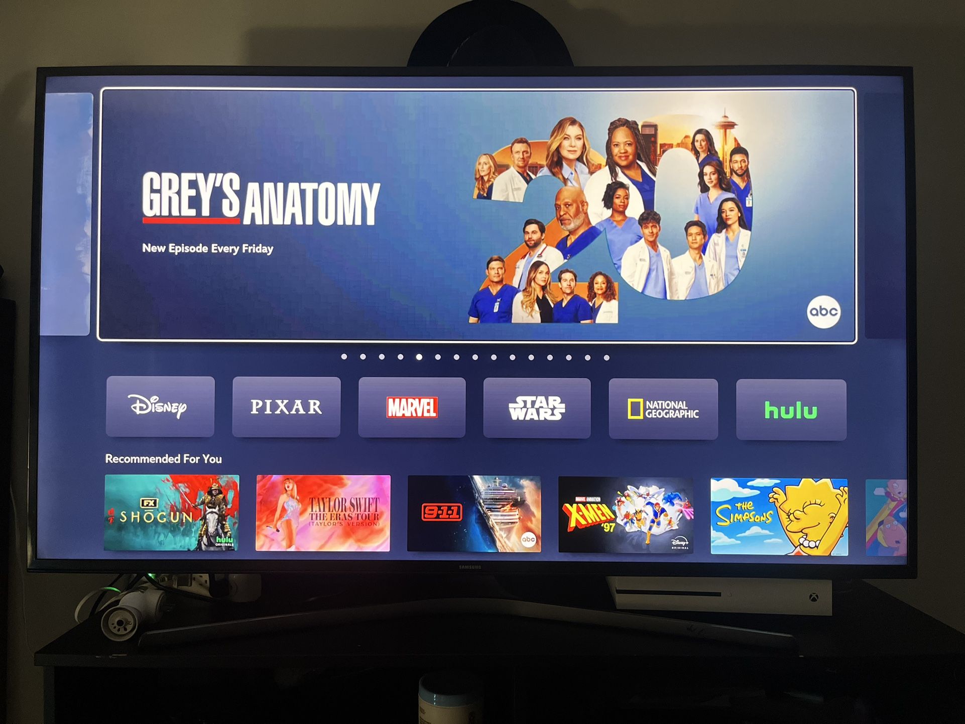 Samsung 55-Inch QHD 4K Smart tv 