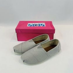 Brand New Girls Ashe Canvas Flats - size 1 (Big Kid)