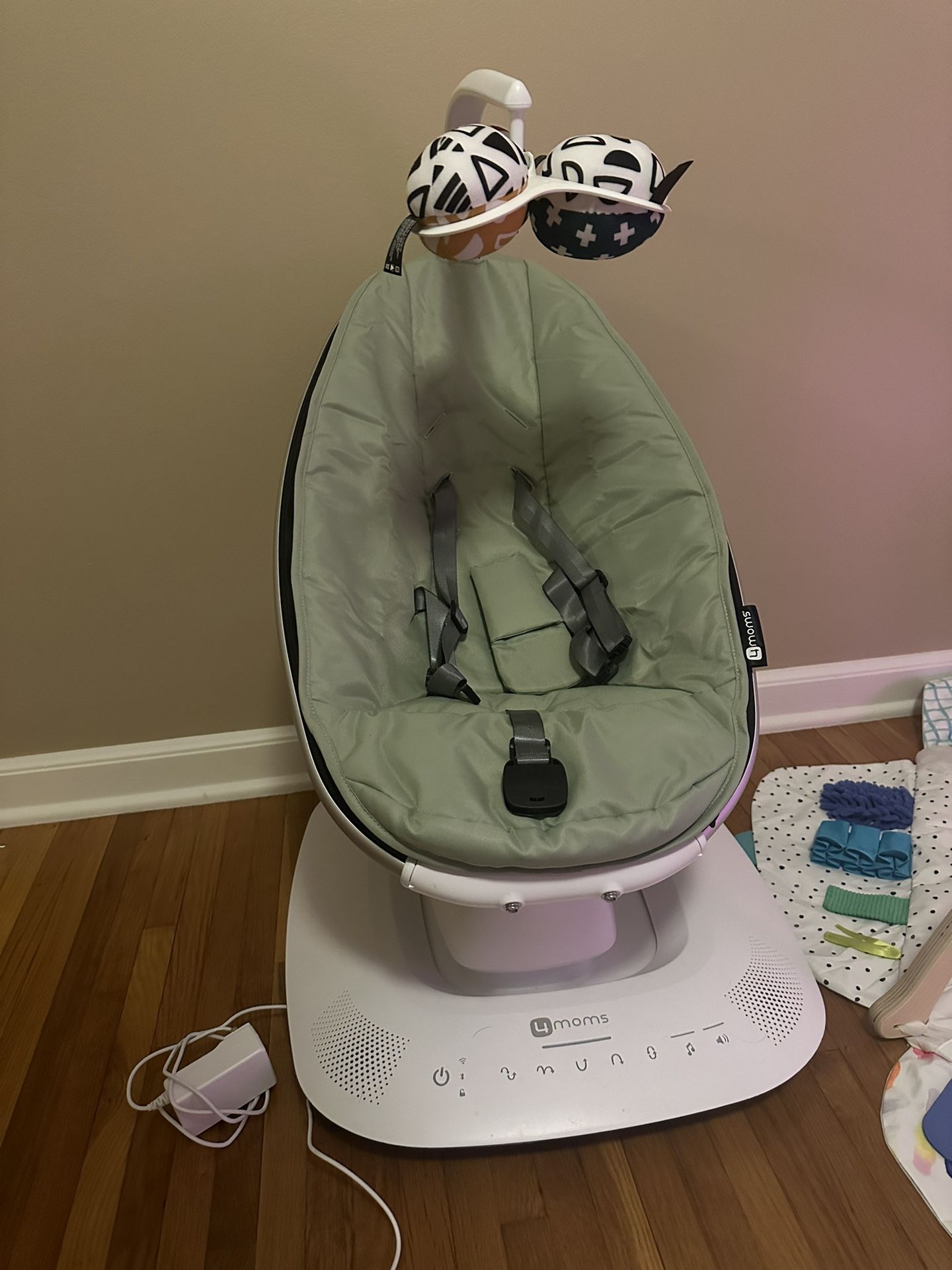 mamaRoo multi-motion baby swing in Sage