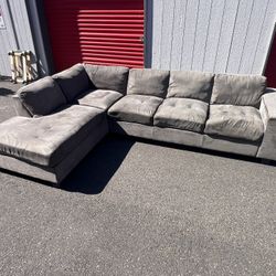 *FREE DELIVERY* Green Sectional Sofa