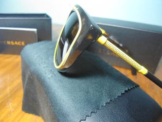Versace MOD 4336 Sunglasses With Box, Case for Sale in Los  display picture 2