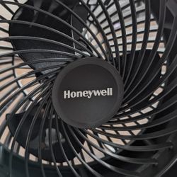 Honeywell Table Fan