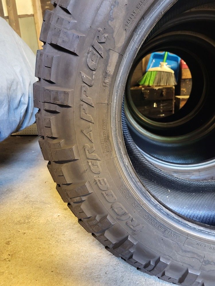 Nitto Ridge Grappler Tires (Used) 35/12.50 R20