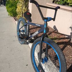 Purple Smash Throne 24