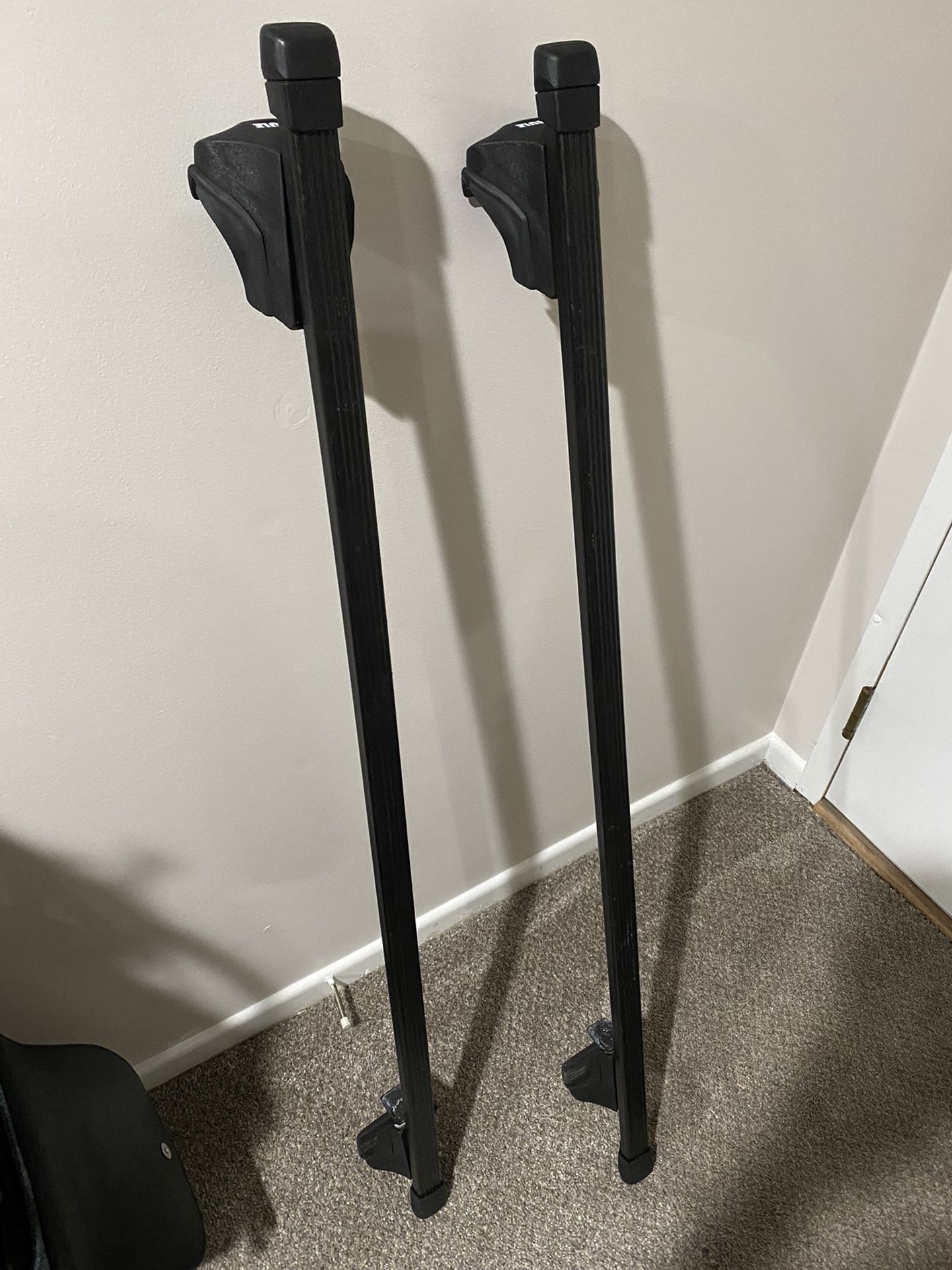 Thule Crossbars