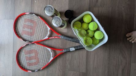 Wilson Tennis Racket Set (2 Rackets + 12 Penn Tennis Balls)