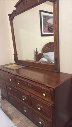 Dresser With Mirror