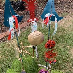 Colorful Yard Art/Garden/Planter Stakes  