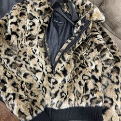 New Faux fur Banana Republic 