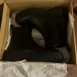 Steve Madden Boot