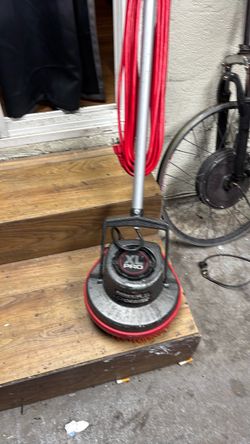 Floor buffer