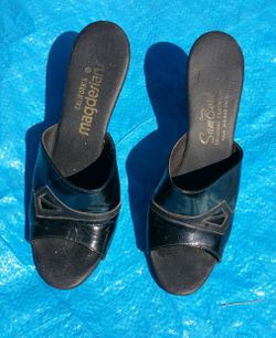 Magdesian 3" Step-in Shoes