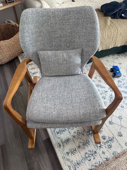 Like new, beautiful rocking chair.