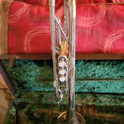 Very Nice Holton Galaxy Trumpet 