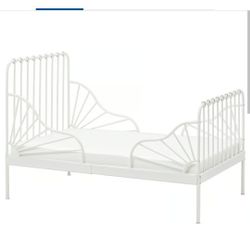 Extendable Kids Bed