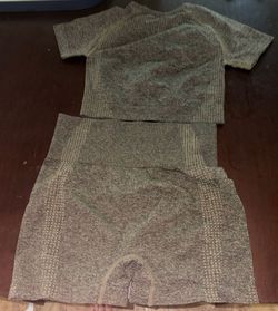 Women’s athletic apparel