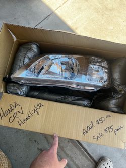 Honda CR-V Replacement Headlights (Pair) – Brand New
