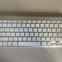 Apple Keyboard 