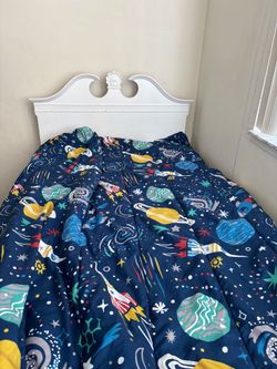 Twin bed with trundle bed